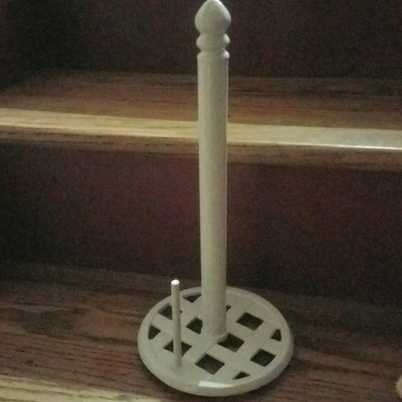 Recyclable paper towels with holder - Picture 3 of 3